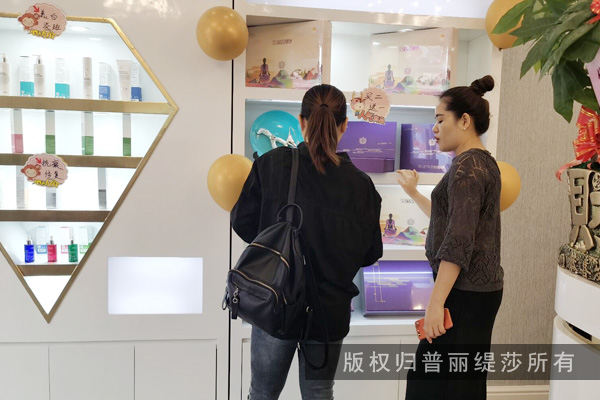 嘿嘿连载黄色